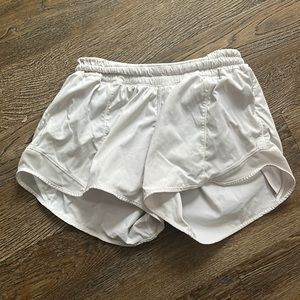 WHITE LULULEMON HOTTY HOT SHORTS